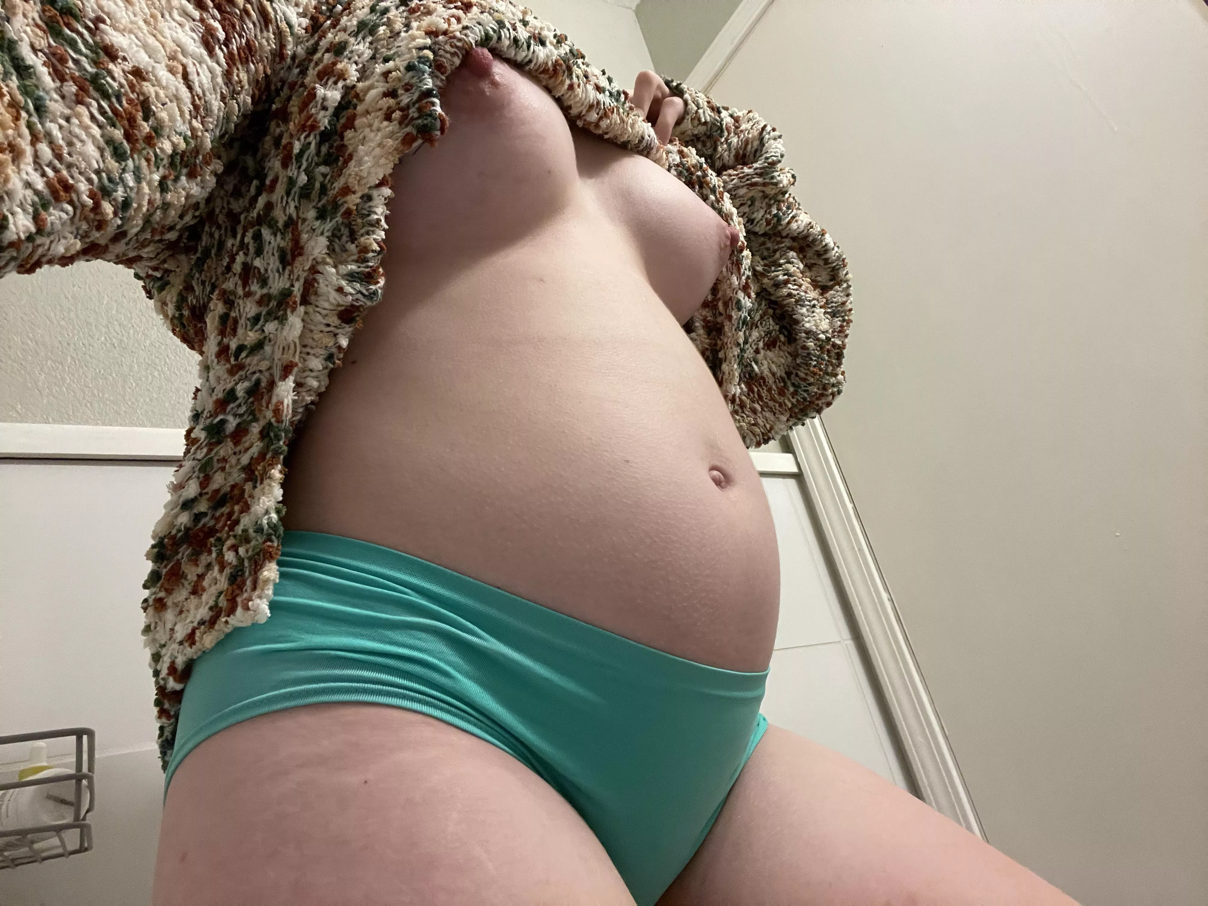 Post bath vibes π I leaked milk again! Post bath vibes π I leaked milk again!