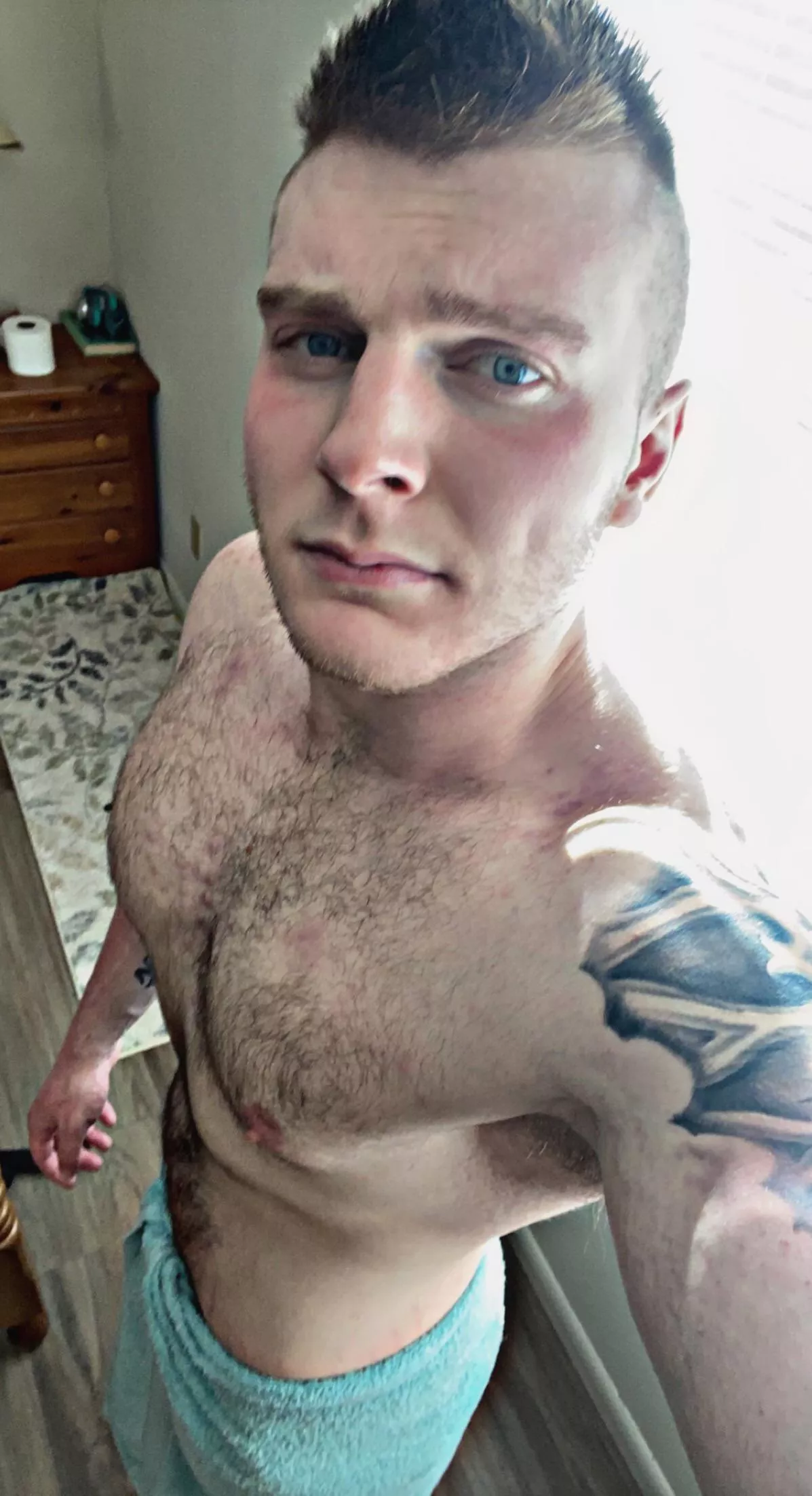 Post shower selfie 😘