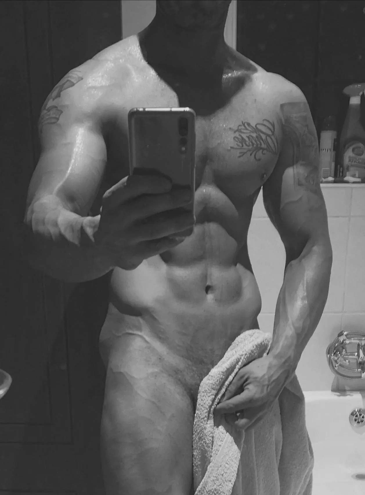 Post workout shower (m) 34 Post workout shower (m) 34