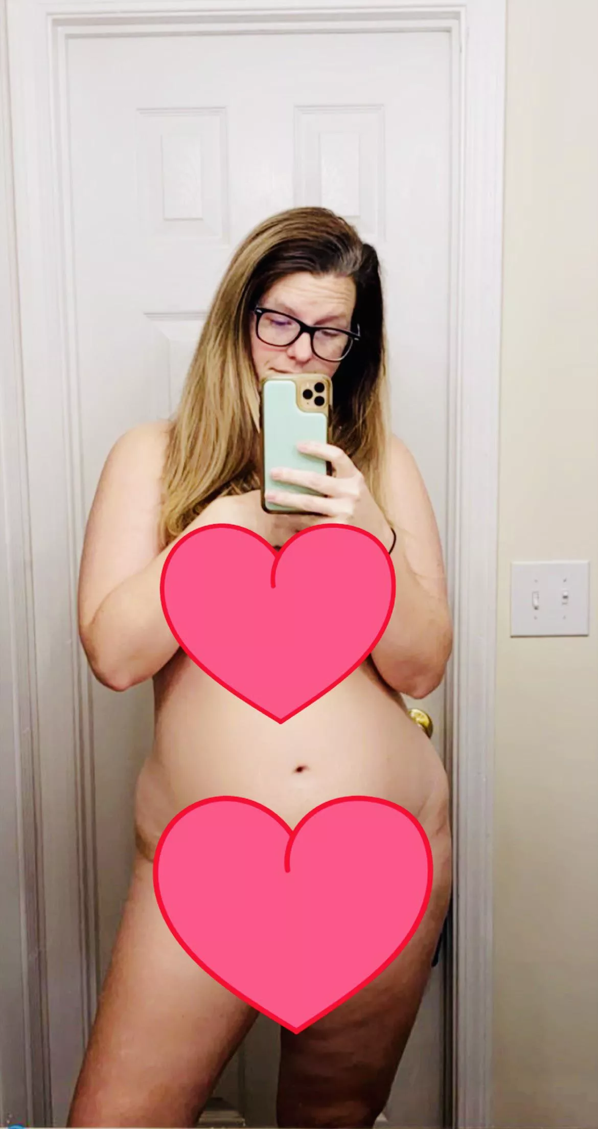 Posting new content today! Interested? 🤰🏼🔥