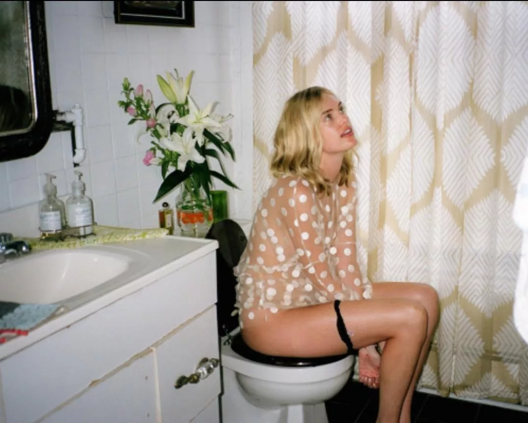Potty blonde day dreaming with black panties. Potty blonde day dreaming with black panties.