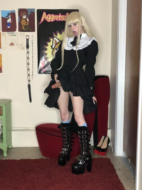 pov: ur gonna get pegged by the goth girl