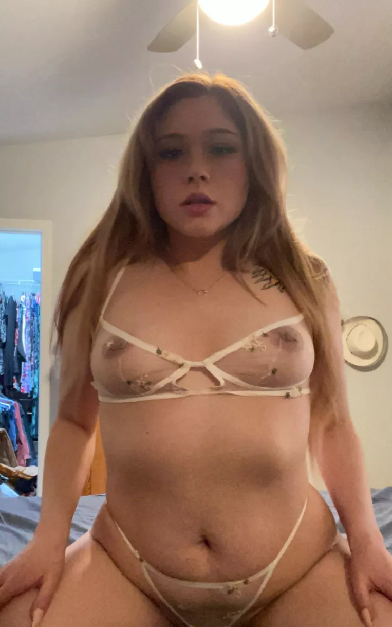 POV: You find me laying down taking nudes to post on the internet, no ones home, the kitchens on fire, and you havent flushed the toilet… wyd?