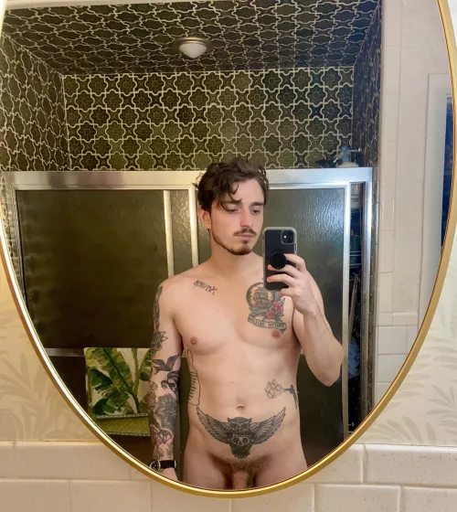 Pre shower selfie ๐