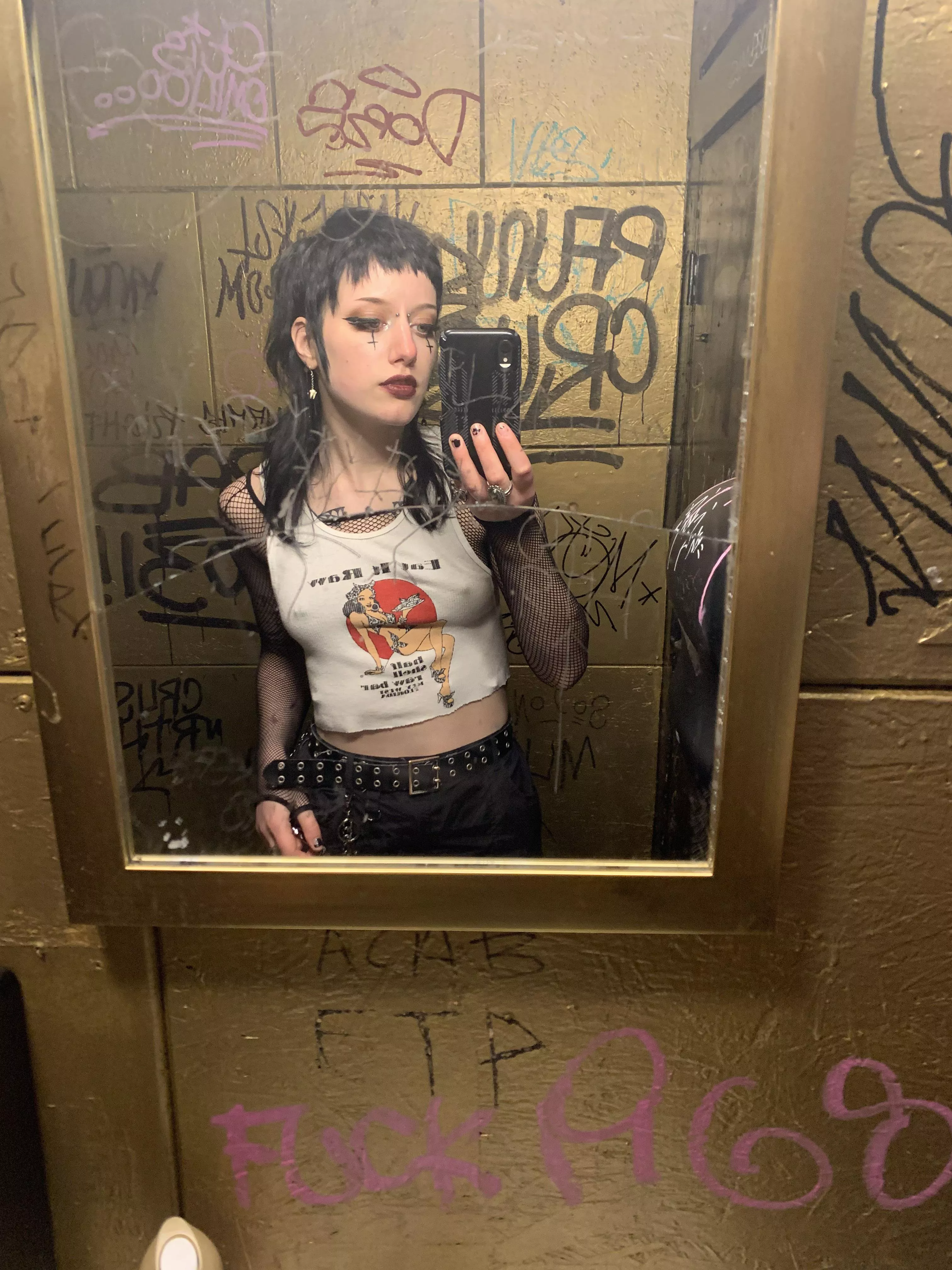 pre-emo nite…but everyday is emo night isn’t it 👼🏻