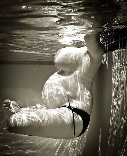 Preggo in the water Preggo in the water