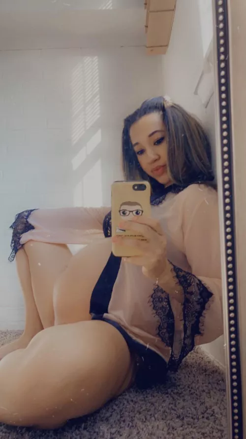 Pregnancy seems to suit me well Pregnancy seems to suit me well