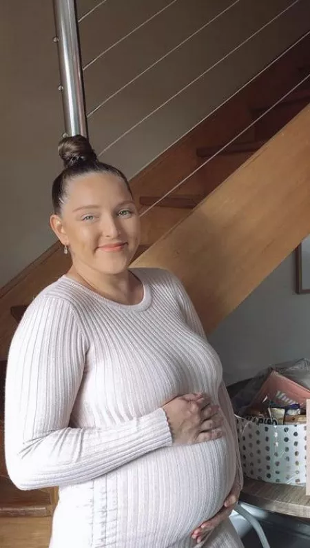Pregnant Aussie babe shaylee Pregnant Aussie babe shaylee