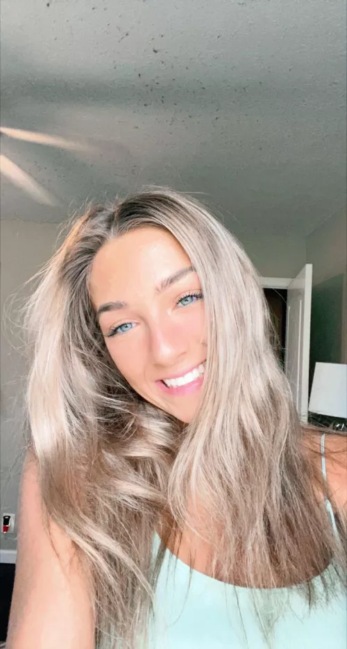 Prettiest blonde you’ll ever see ☺️