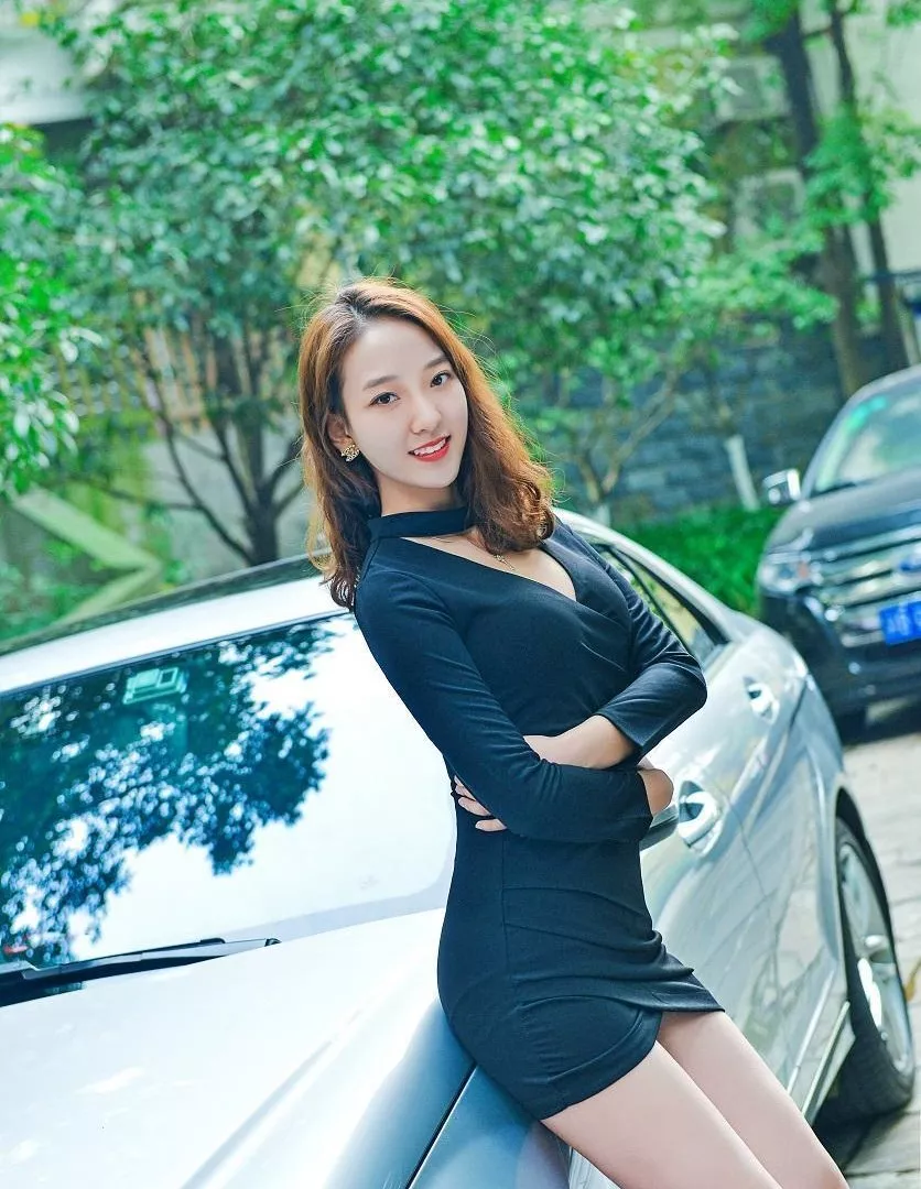 Pretty in black dress Pretty in black dress