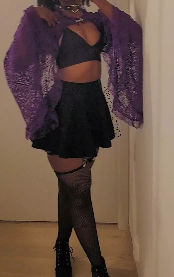 Pretty little pet Pretty little pet