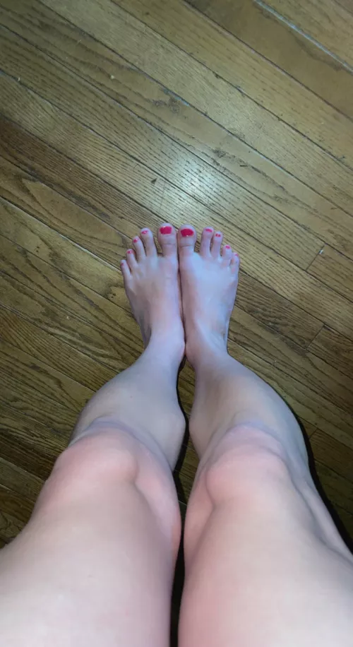 Pretty pink toes! Pretty pink toes!
