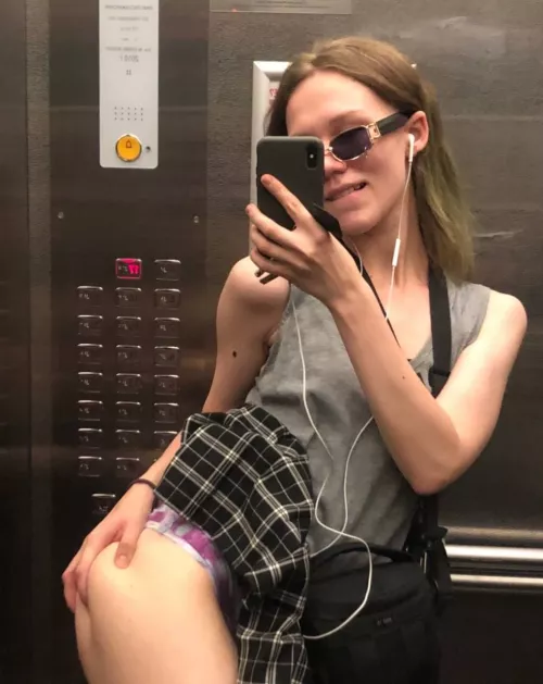 probably wish u were in this elevator 😈 probably wish u were in this elevator 😈