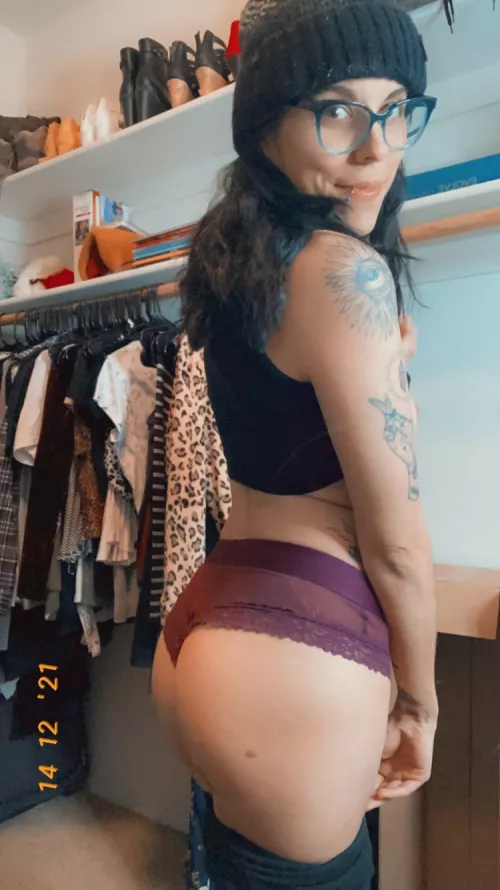 Probably wishing you could see whatβs under my clothes huh π