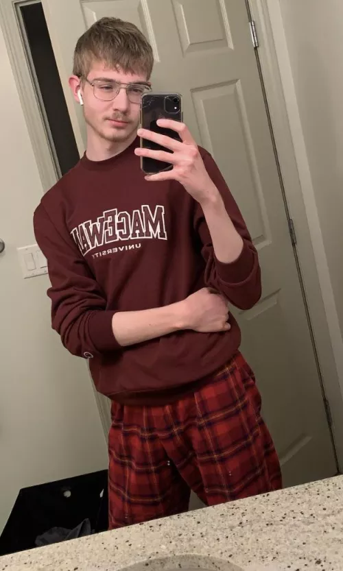 Production meeting is online? Yeah, I’ll be in pyjamas for that :) Production meeting is online? Yeah, I’ll be in pyjamas for that :)