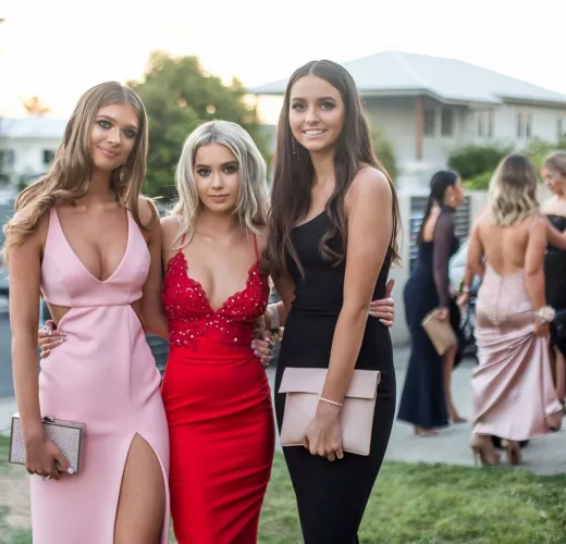 Prom girls Prom girls
