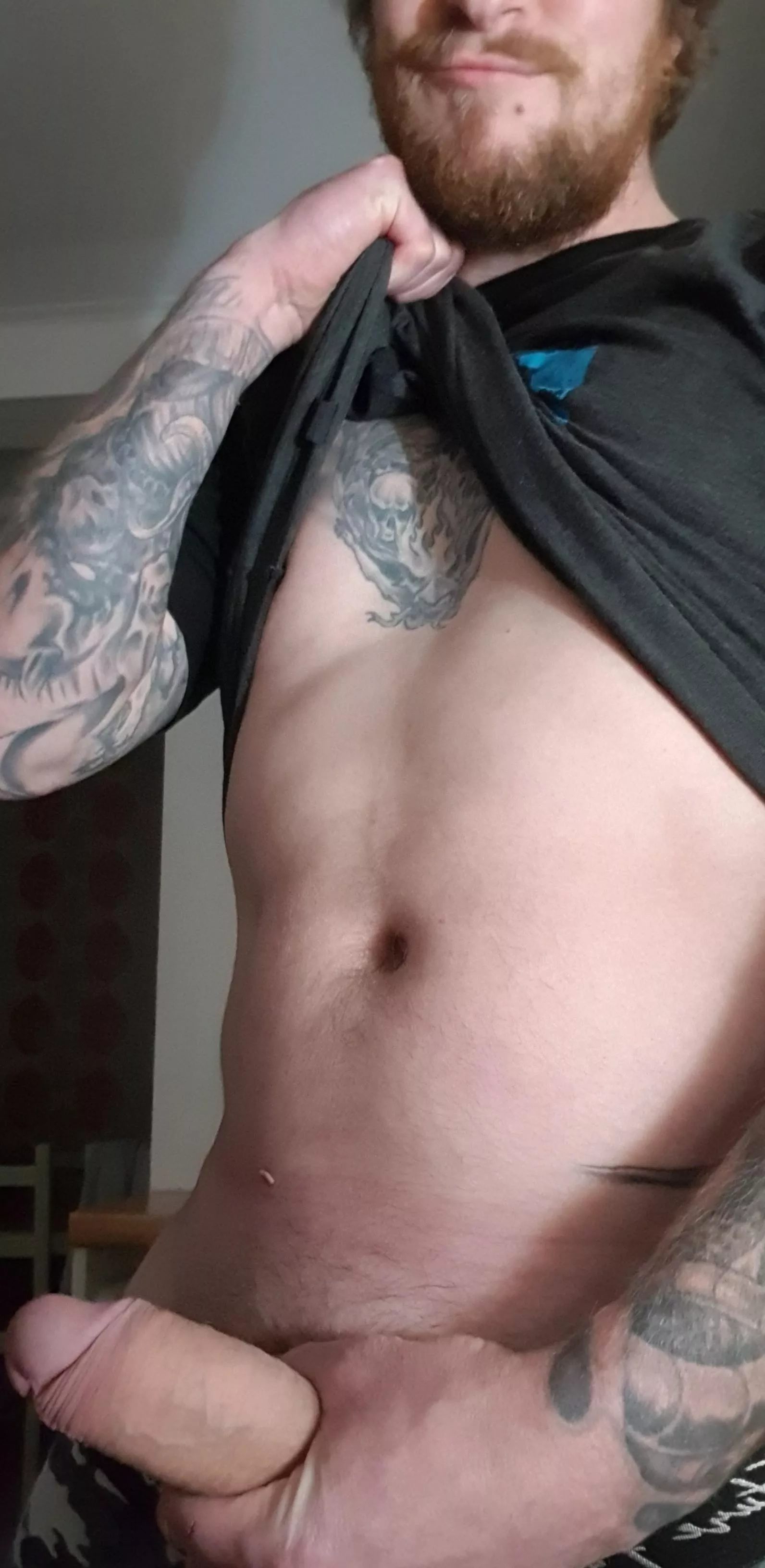Proper dadbod with all the trimmings...DM's open