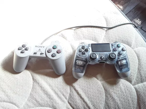 (PS1 controller)I'm your daddy! (PS4 controller)And I'm young and sexy!🤣🤣🤣