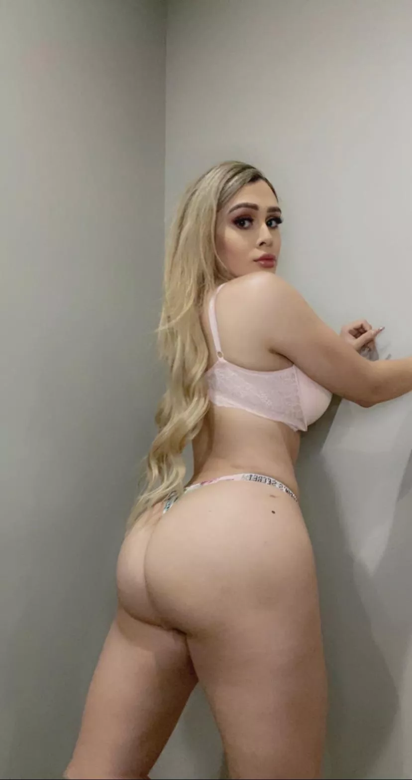 Pull my hair and put me in doggy