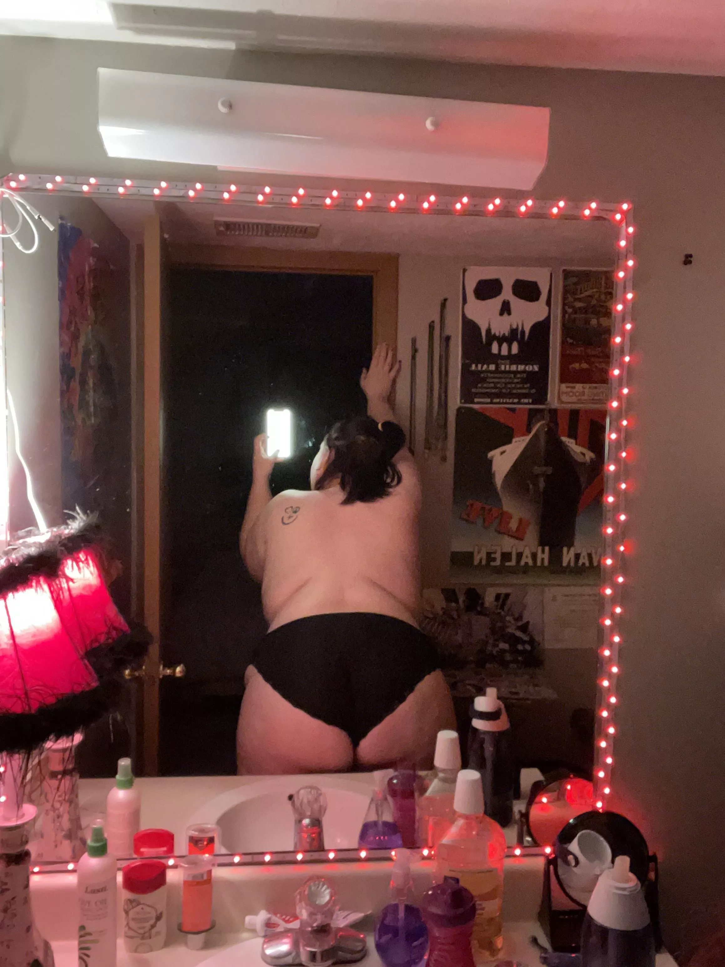 pull my hair please pull my hair please