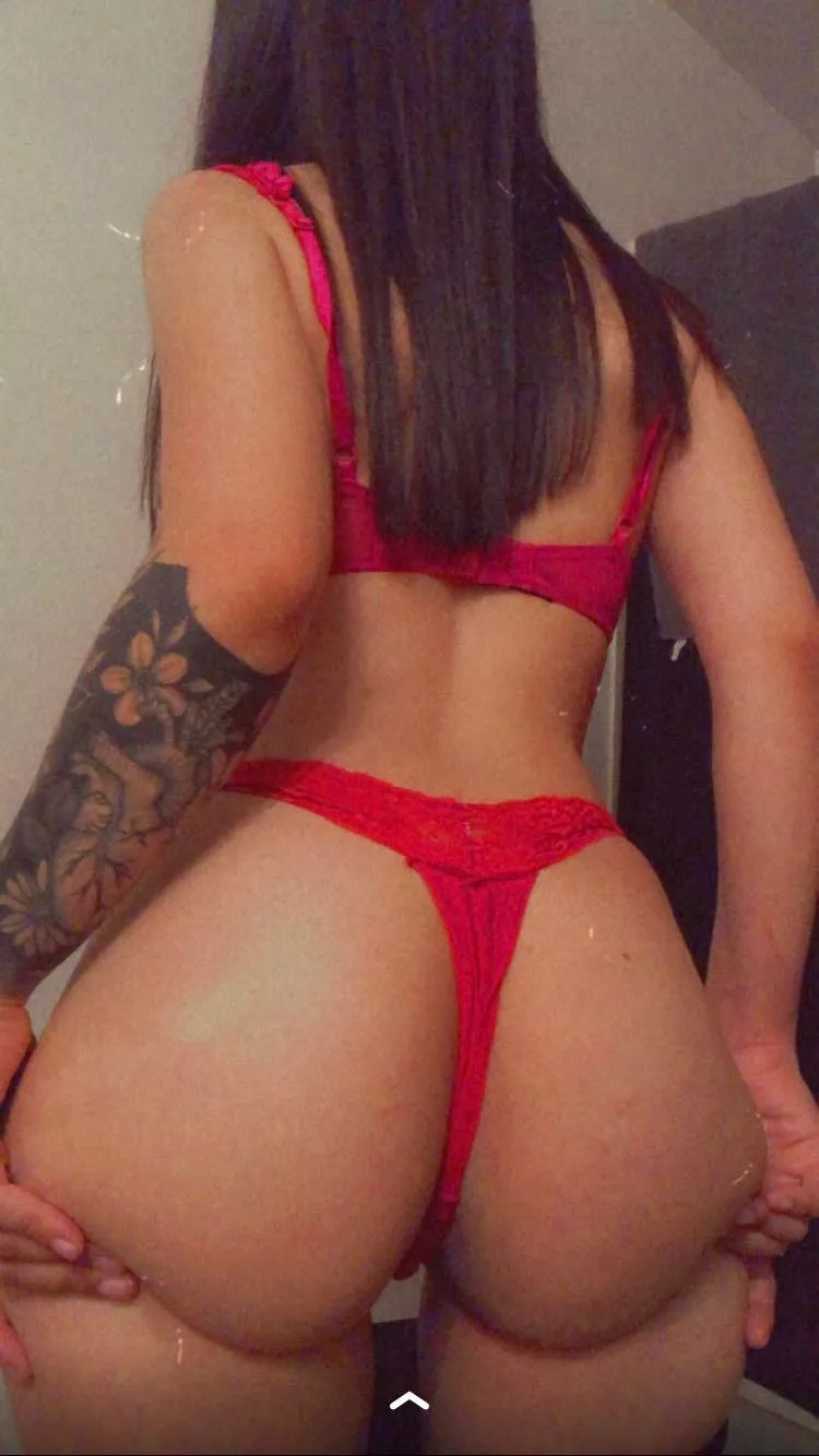 Pull my pretty panties to the side and make me feel it tomorrow morning 😳 Pull my pretty panties to the side and make me feel it tomorrow morning 😳