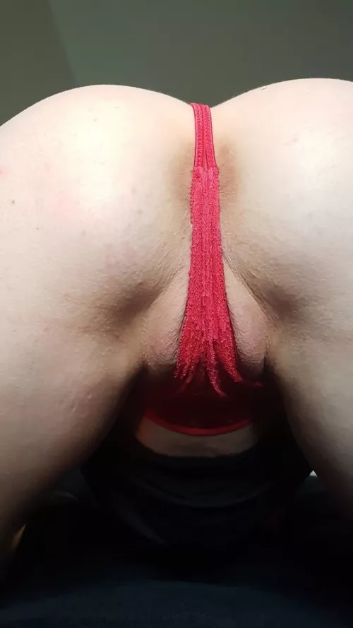 Pull to the side and start licking Pull to the side and start licking