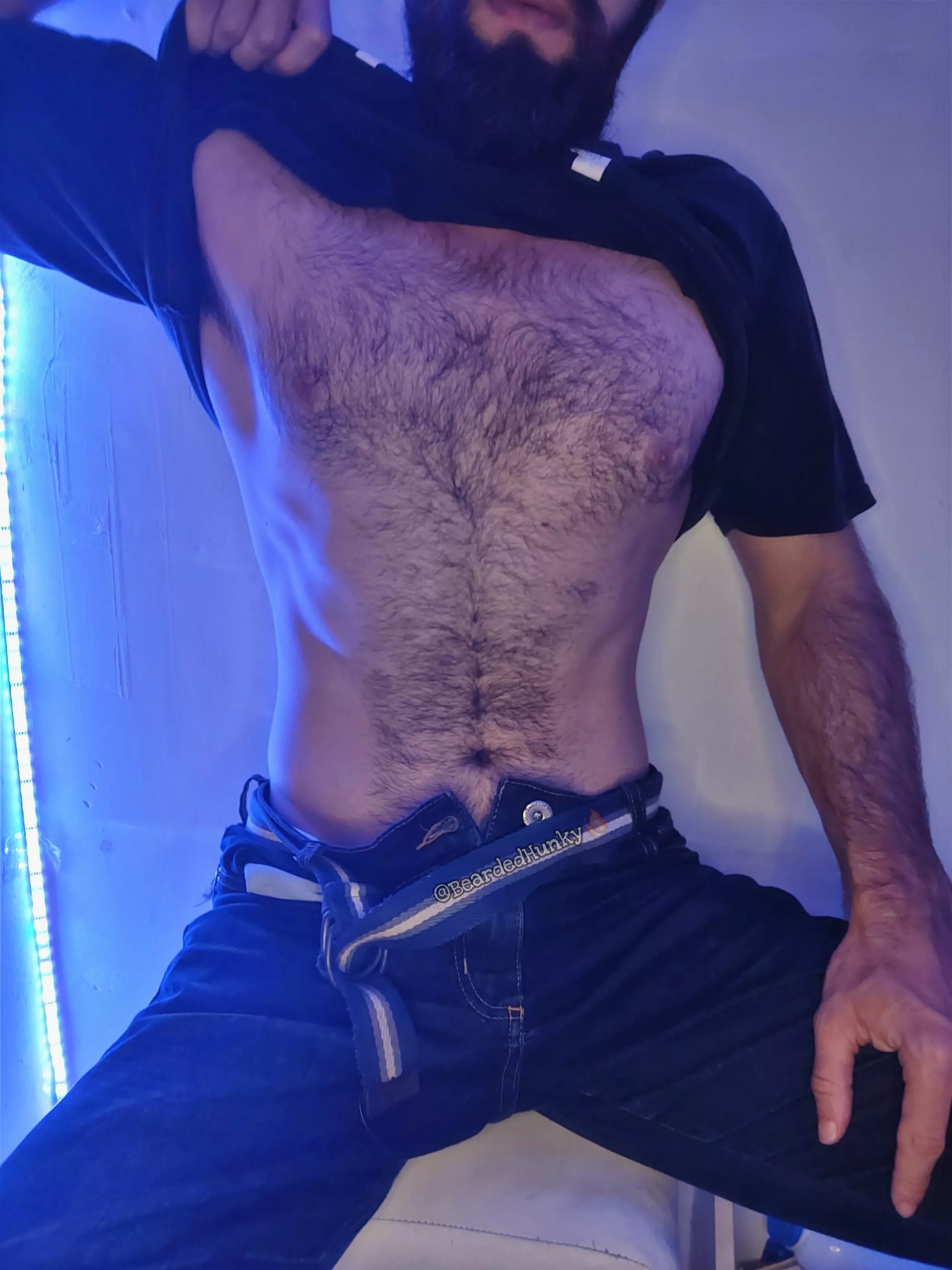 Pure chesthair porn for you guys, good morning ;) Pure chesthair porn for you guys, good morning ;)