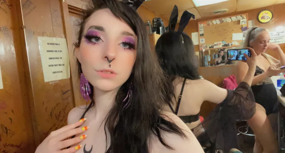 Purple eyeshadow for the first time π Purple eyeshadow for the first time π