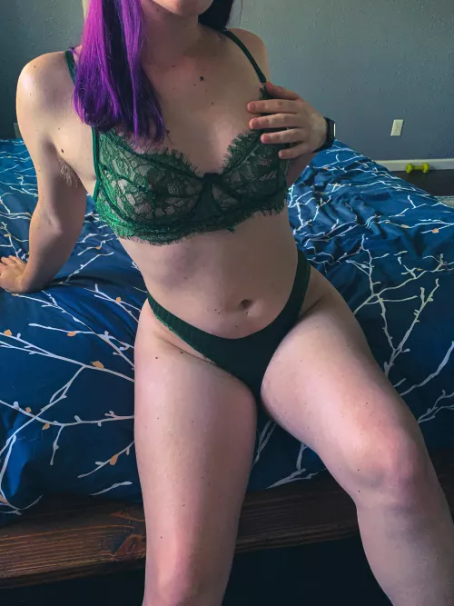 Purple hair is my favorite 🍆😈 Purple hair is my favorite 🍆😈