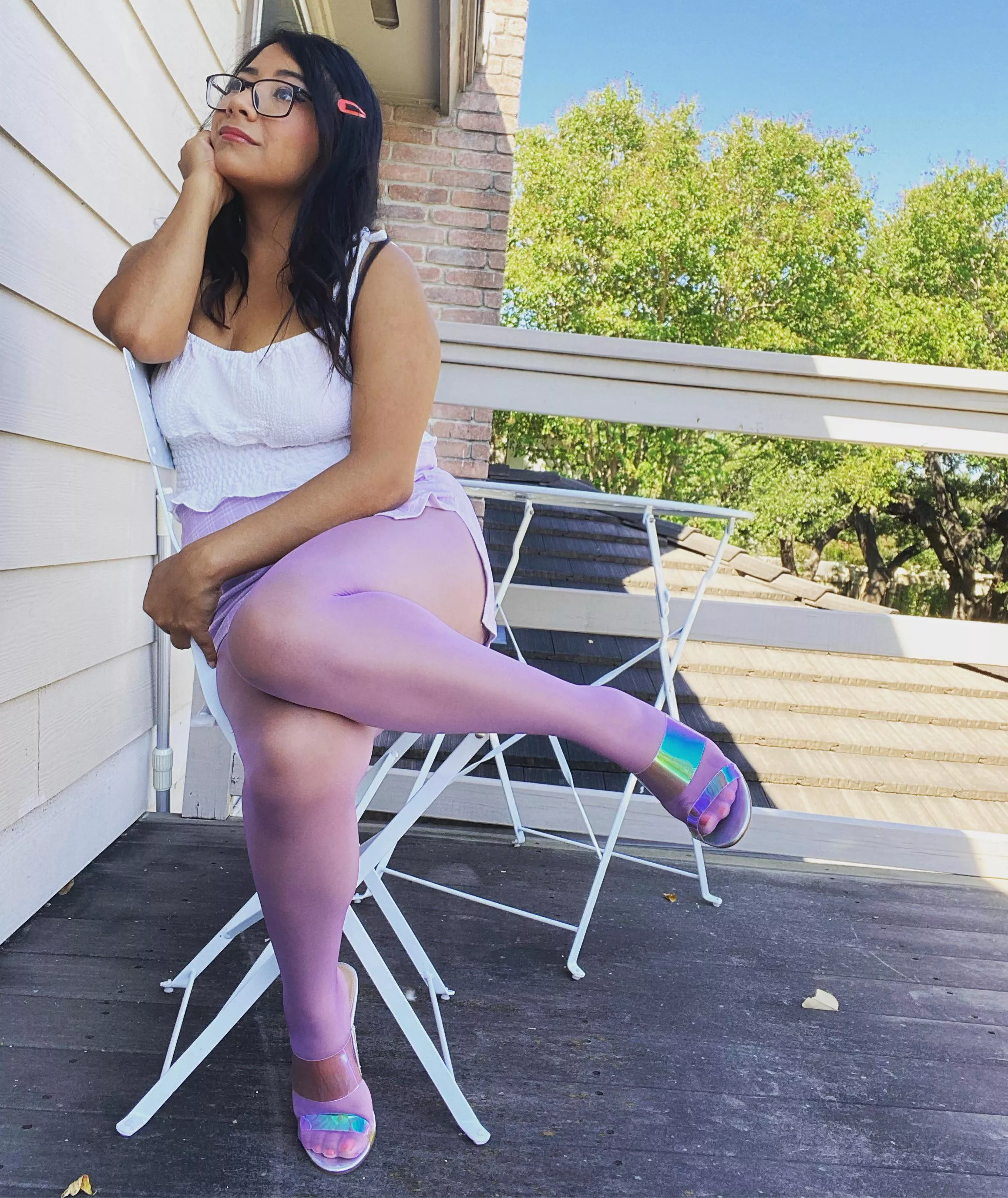 Purples pantyhose surprise in the sun Purples pantyhose surprise in the sun