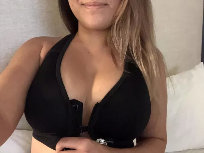 Pushing the strength of this clasp to the absolute limits. [f]