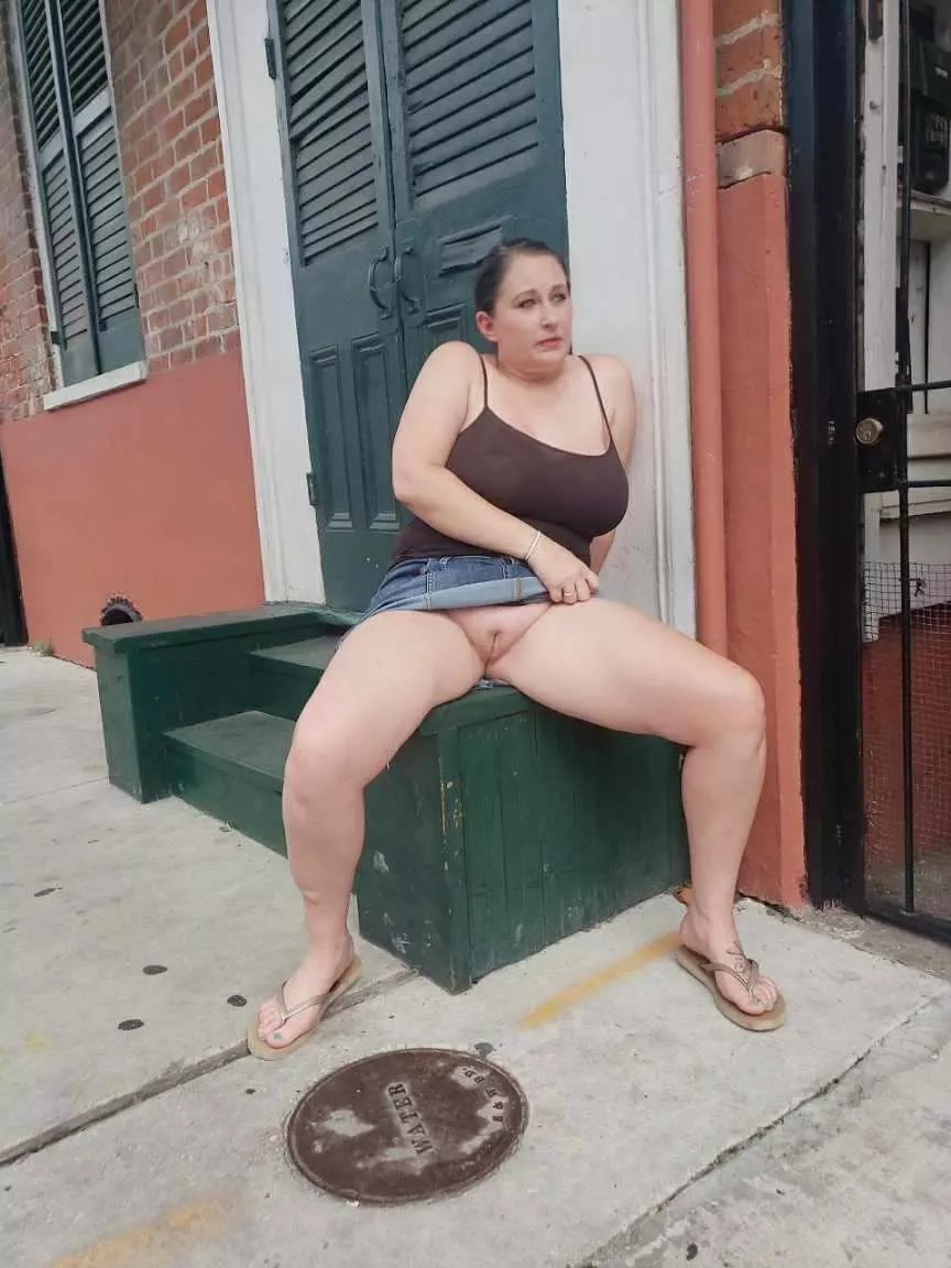 Pussy peek Pussy peek