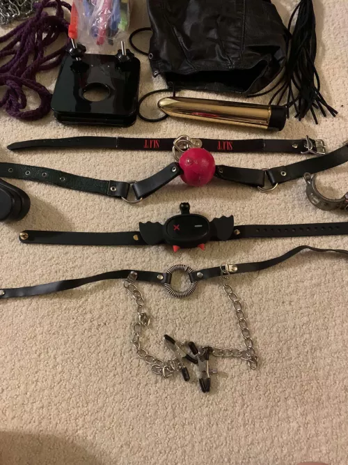 Put that clitty to work right now and complete your tasks while you worship your Mommy/Goddess! lil bitch ππ