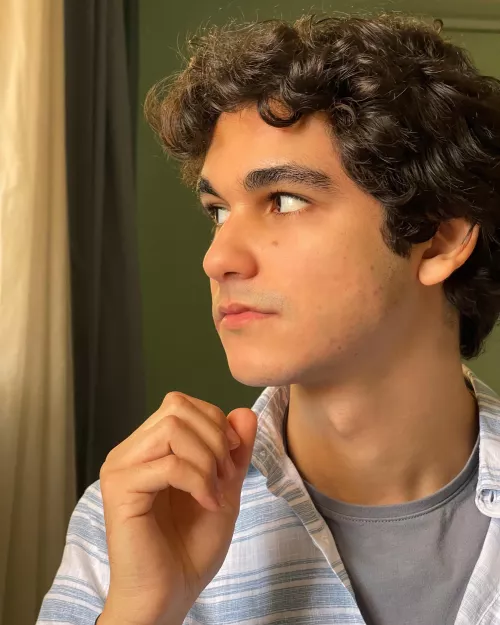 Put the pen down, dear. We both know youโre not writing anything. Put the pen down, dear. We both know youโre not writing anything.