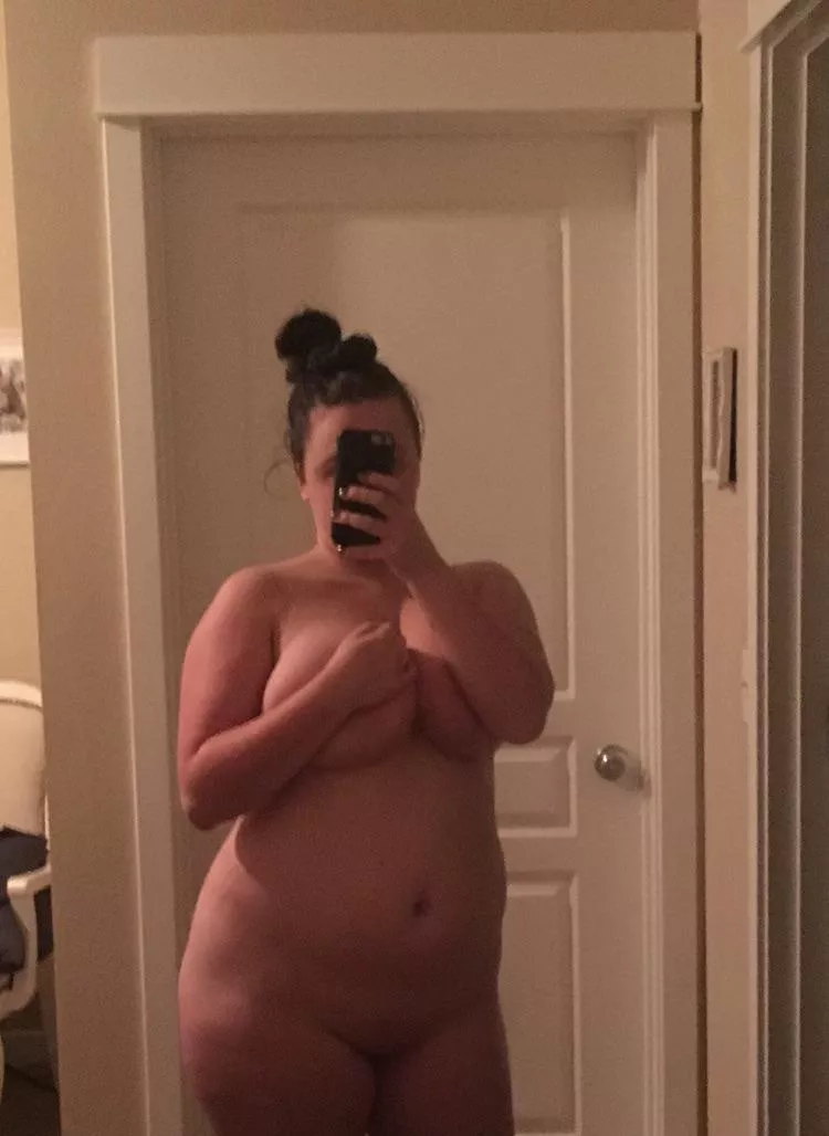 Quarantine has me feeling both chubby and kinky... so post nudes on reddit? ?