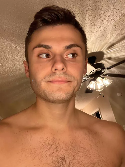 quarantining :/ any cuties wanna keep me company? 🤪