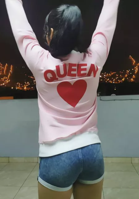 Queen in shorts Queen in shorts