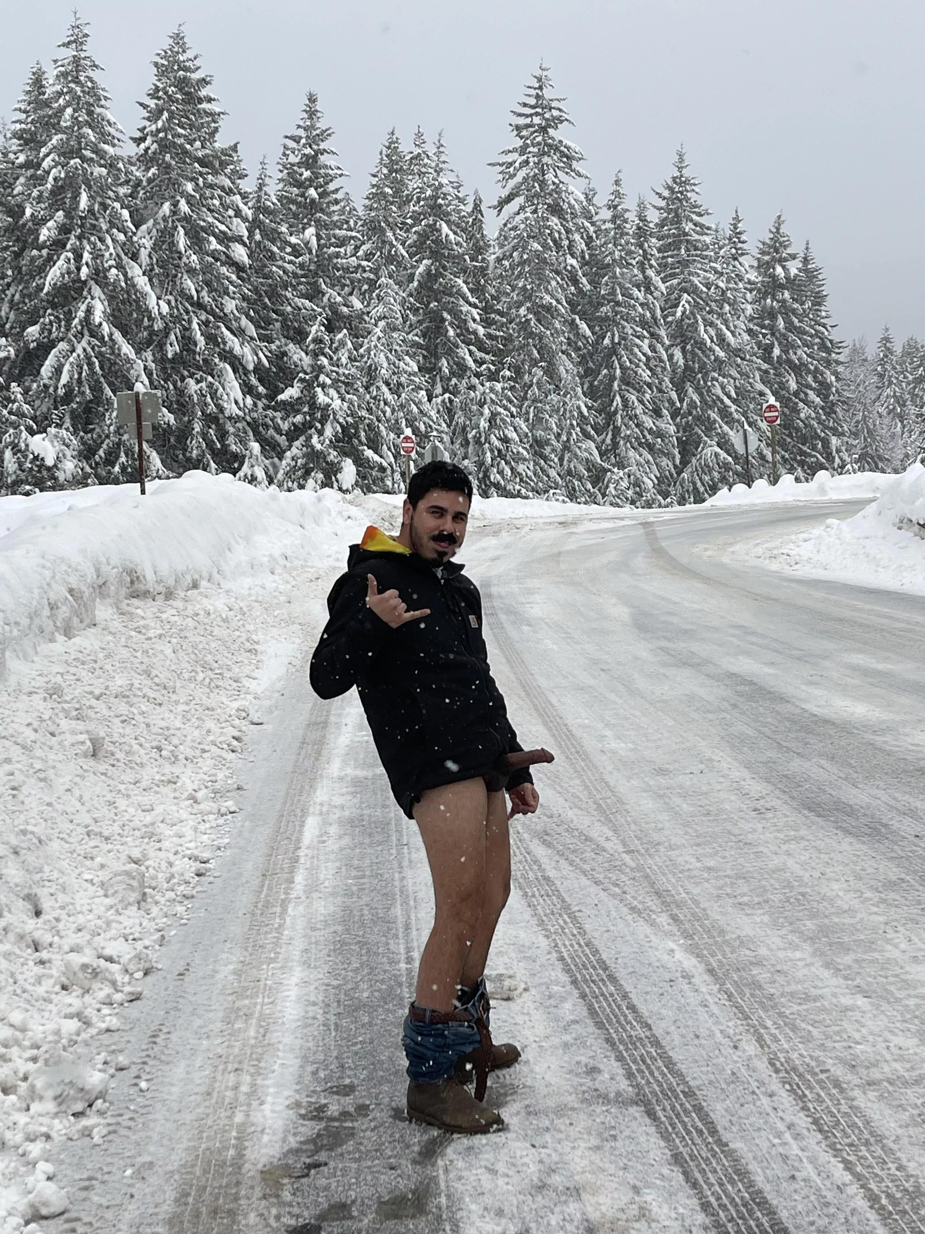 Quick pit stop to let the boys breathe some crisp mountain air