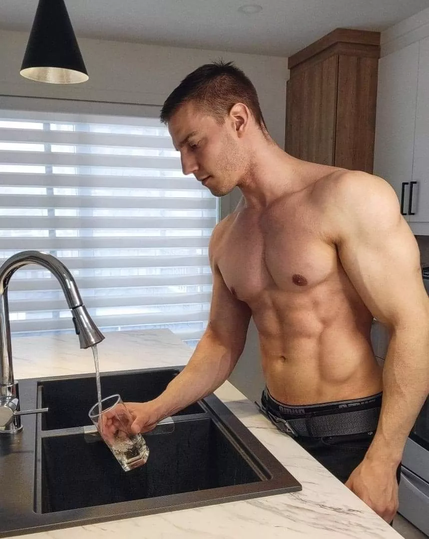 Quick remind, drink water 😜💦 Quick remind, drink water 😜💦