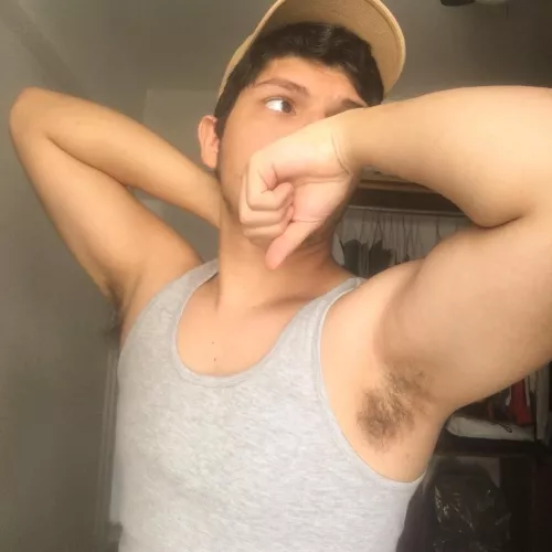 Raise your arms! Raise your arms!