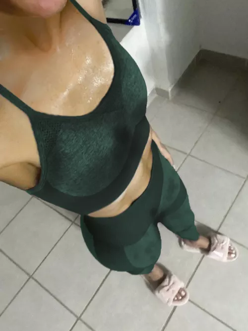 Feeling fit and waiting to be fucked f nsfw. 