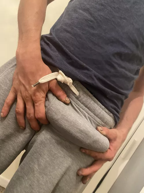 Rate? Also I'm a painter sorry for the fingers lol trust me they are usually clean