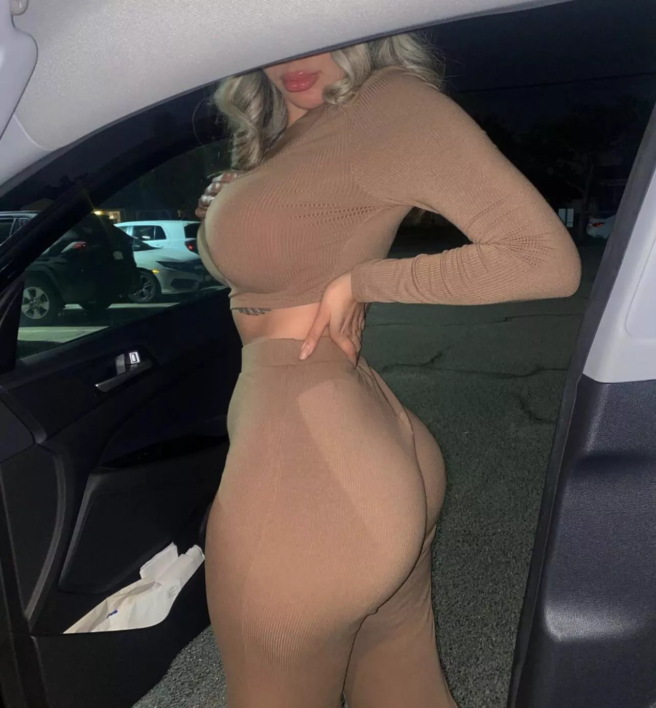 Rate her 1-10 Rate her 1-10