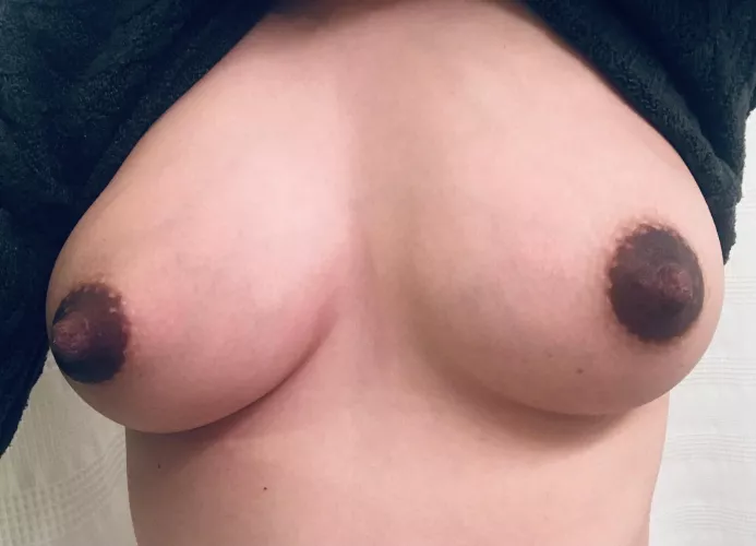 Rate me! I’m bored and braless at a holiday party.