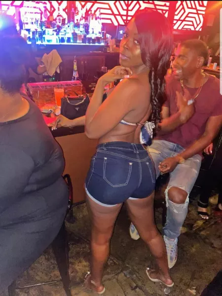 Rate my ass? Hmu Instagram lacekakes