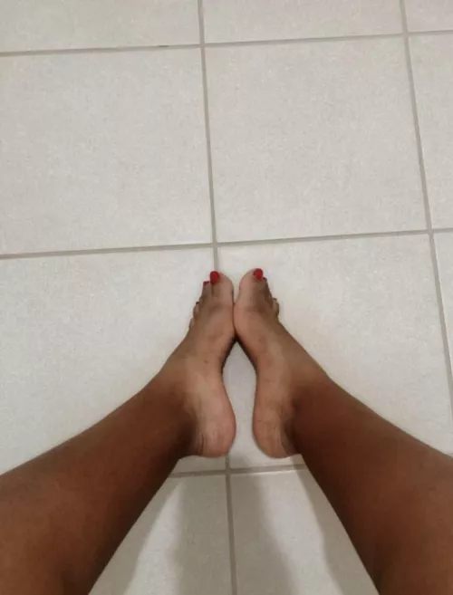 rate my feet 🥰🥰 rate my feet 🥰🥰