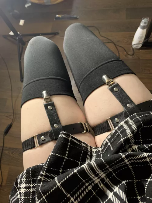 Rate my thighs? ππ»ππ»