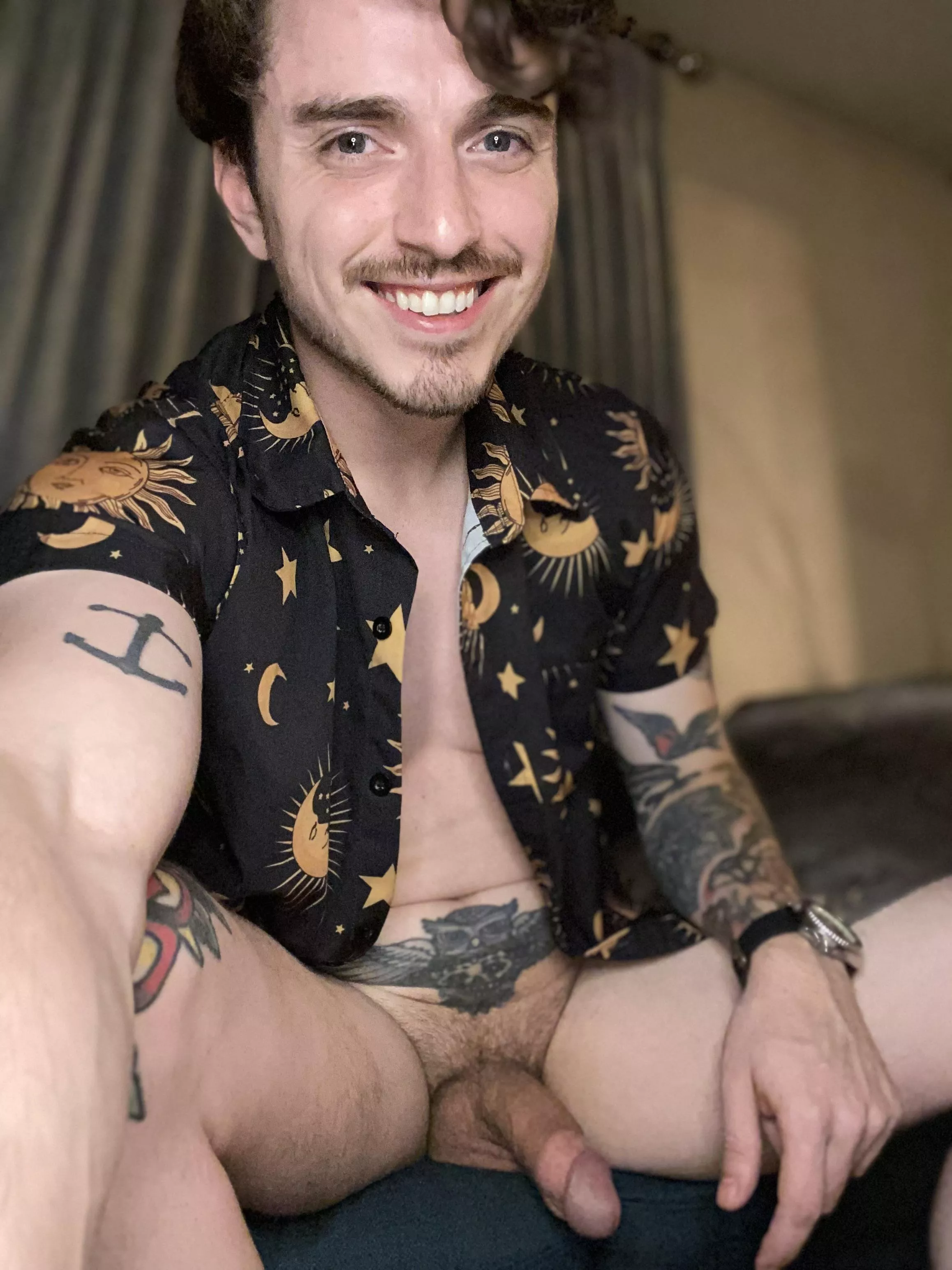 Rate this 33 year olds cock 😁