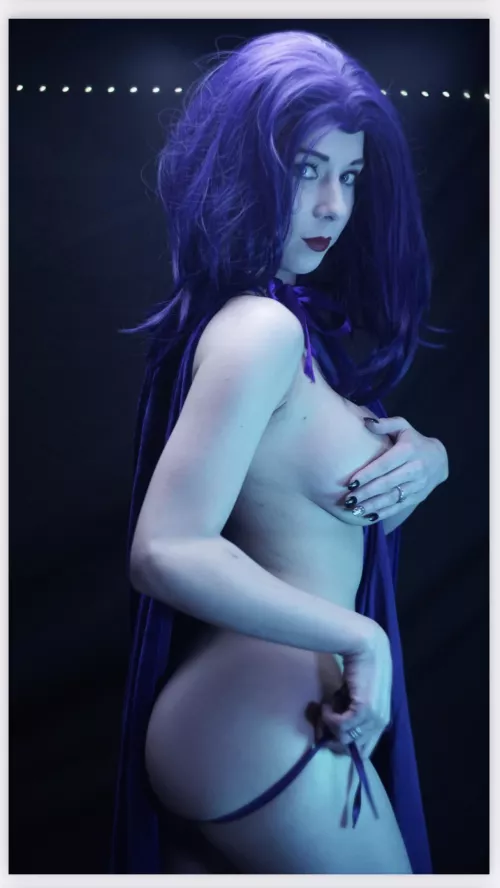 Raven undressed - Shanny plays