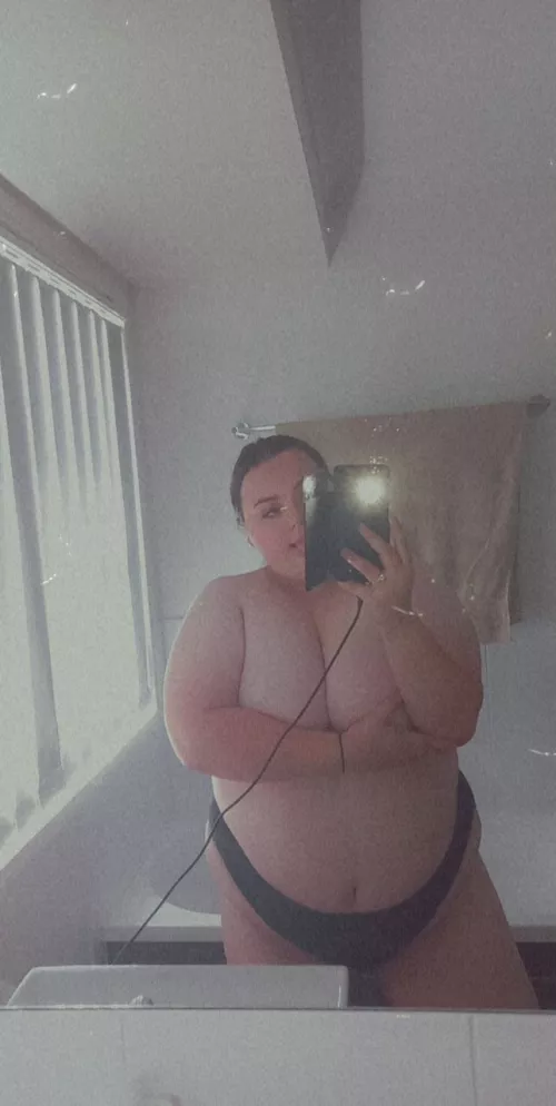 React if you love my body hehe ππ½